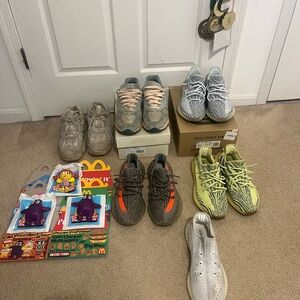 YEEZY SIZE 11.5-13 MENS DON’T BUY NOT $100